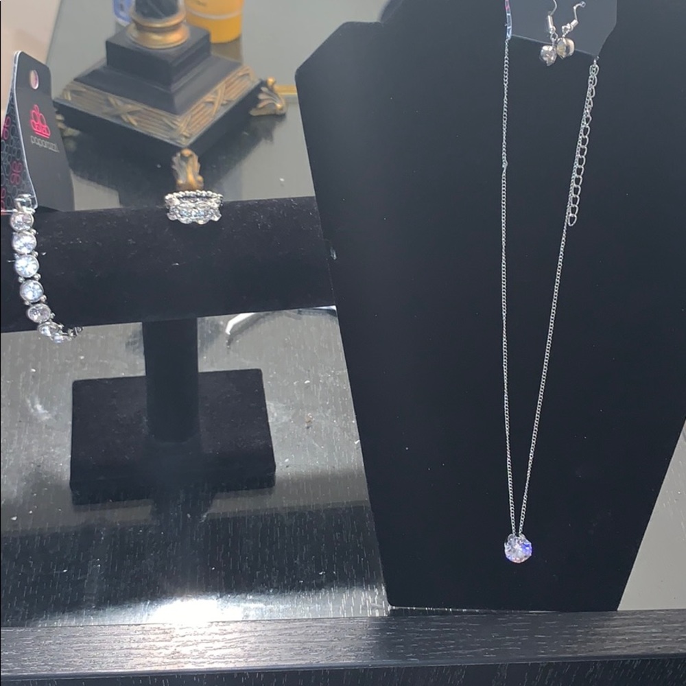 Sugar coated sparkle necklace set